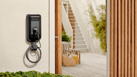 ford-e-transit-dk-clever_homecharging-16x9-2160x1215-fc-clever-homecharge-station-on-the-walljpg