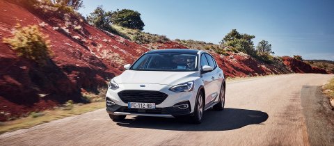 2019_ford_focus_active_france_001